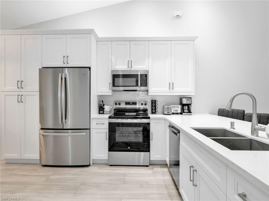 AVION WOODS - Residential