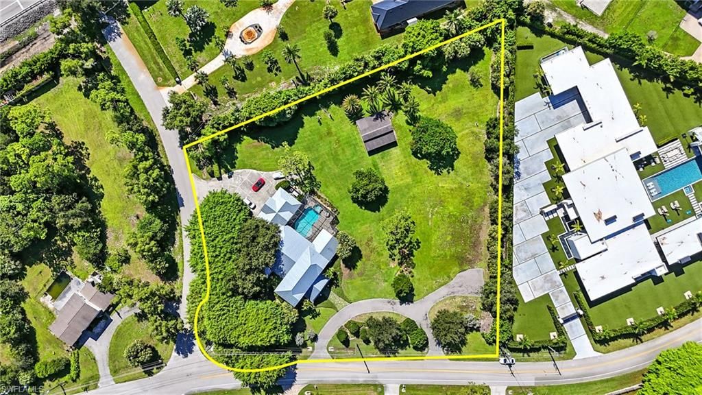 Photo of 438 Gordonia RD, NAPLES, FL 34108 (MLS # 225067055)