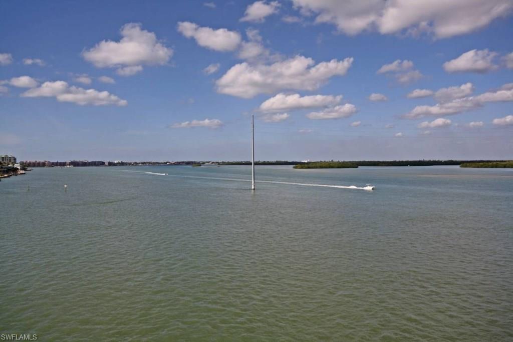 SEABREEZE APTS - Residential