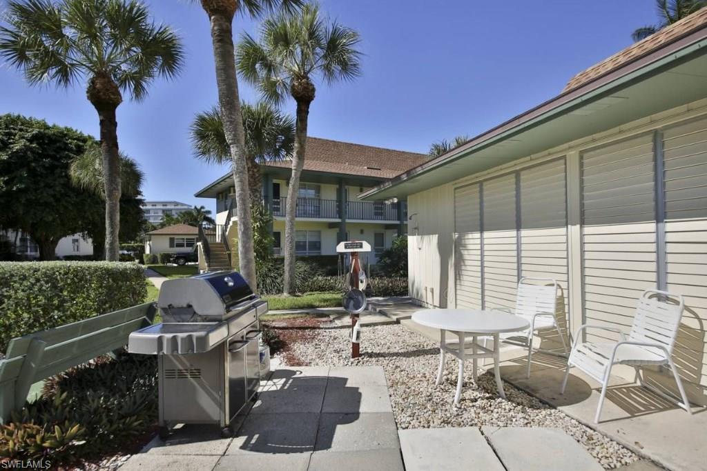 SEABREEZE APTS - Residential