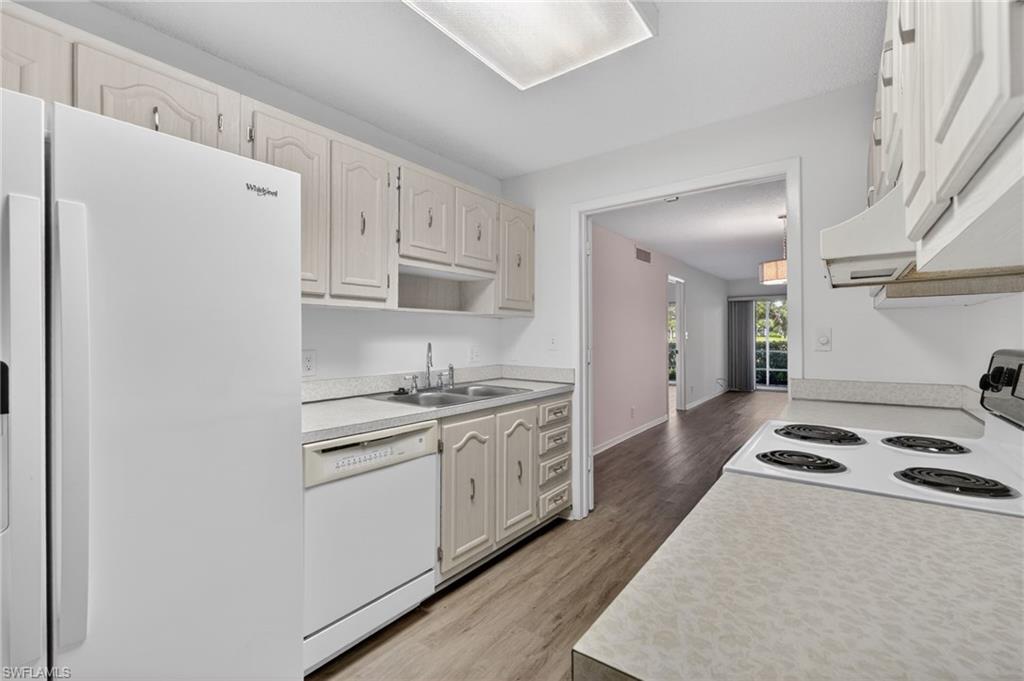 FAIRWAY TOWERS - Residential