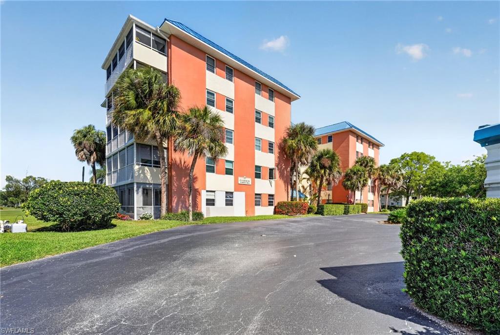 FAIRWAY TOWERS - Residential