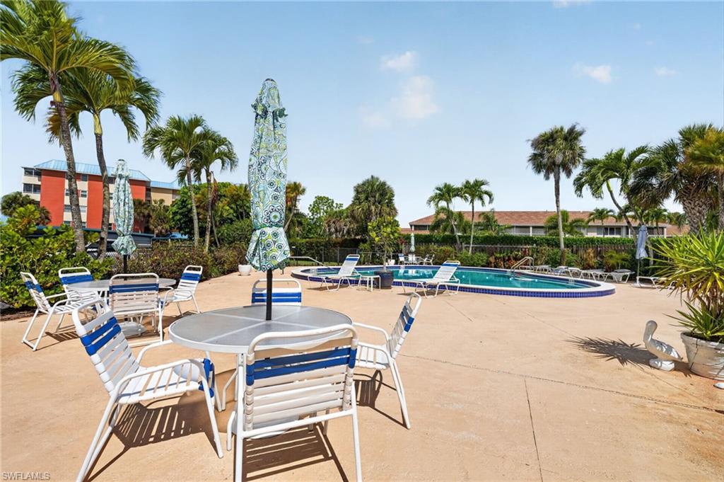 FAIRWAY TOWERS - Residential