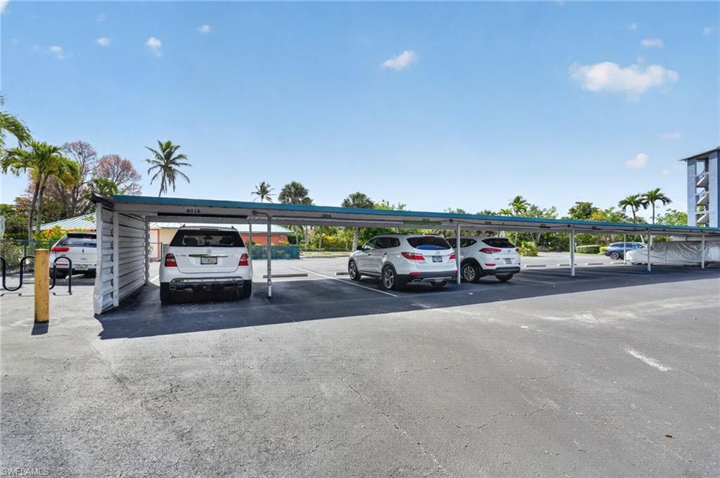 FAIRWAY TOWERS - Residential