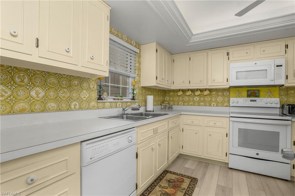 CLOISTERS OF NAPLES - Residential