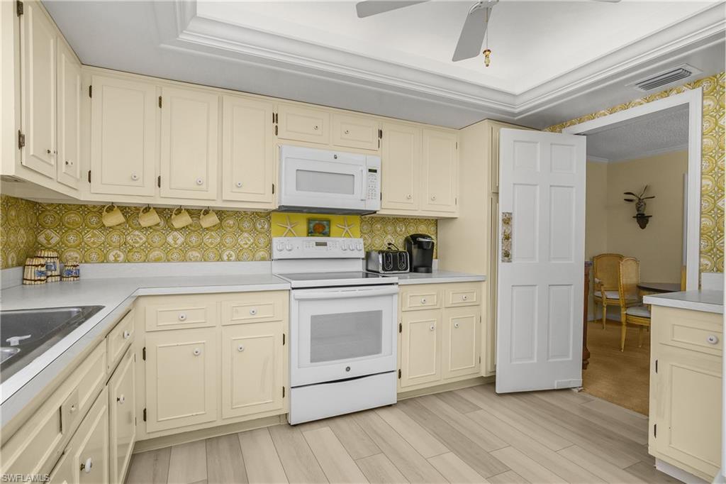 CLOISTERS OF NAPLES - Residential