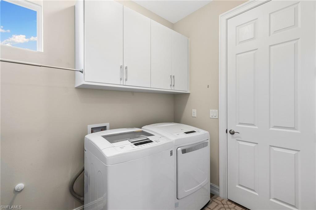 HALFMOON POINT - Residential