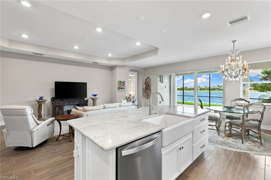 HALFMOON POINT - Residential