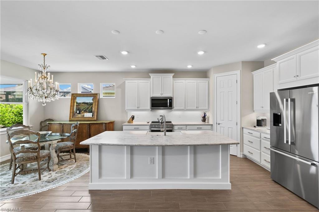 HALFMOON POINT - Residential