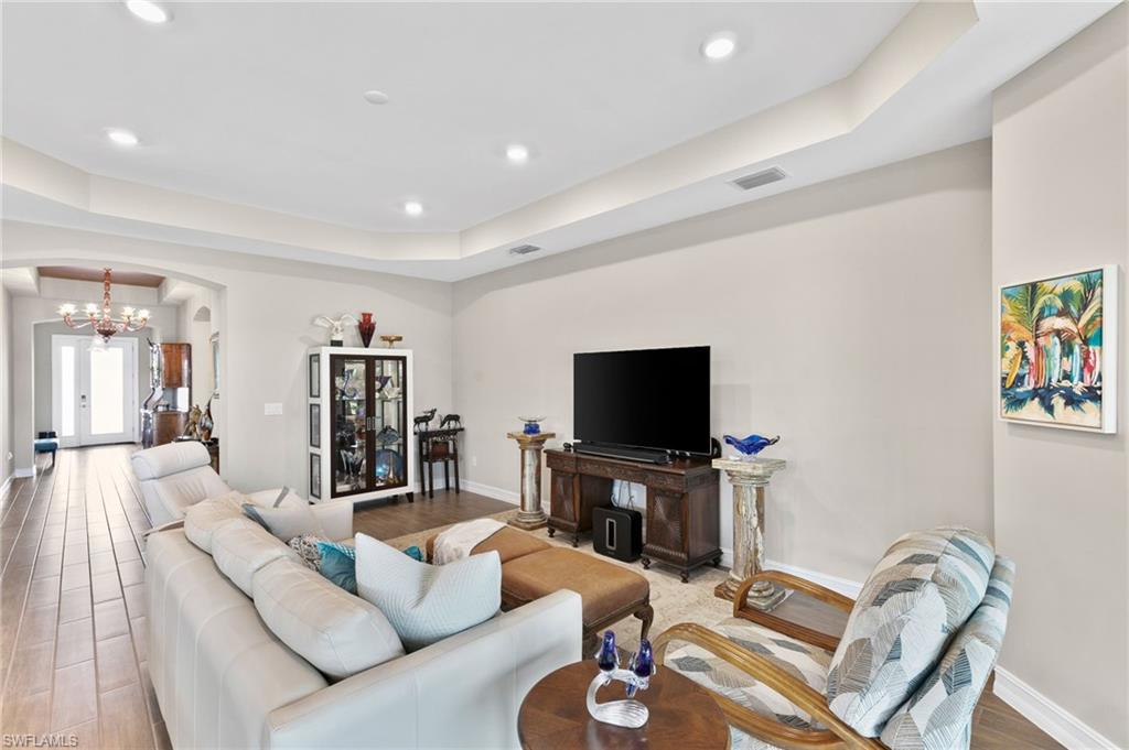 HALFMOON POINT - Residential