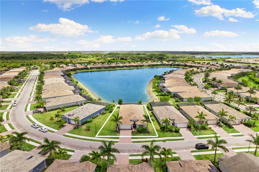 HALFMOON POINT - Residential