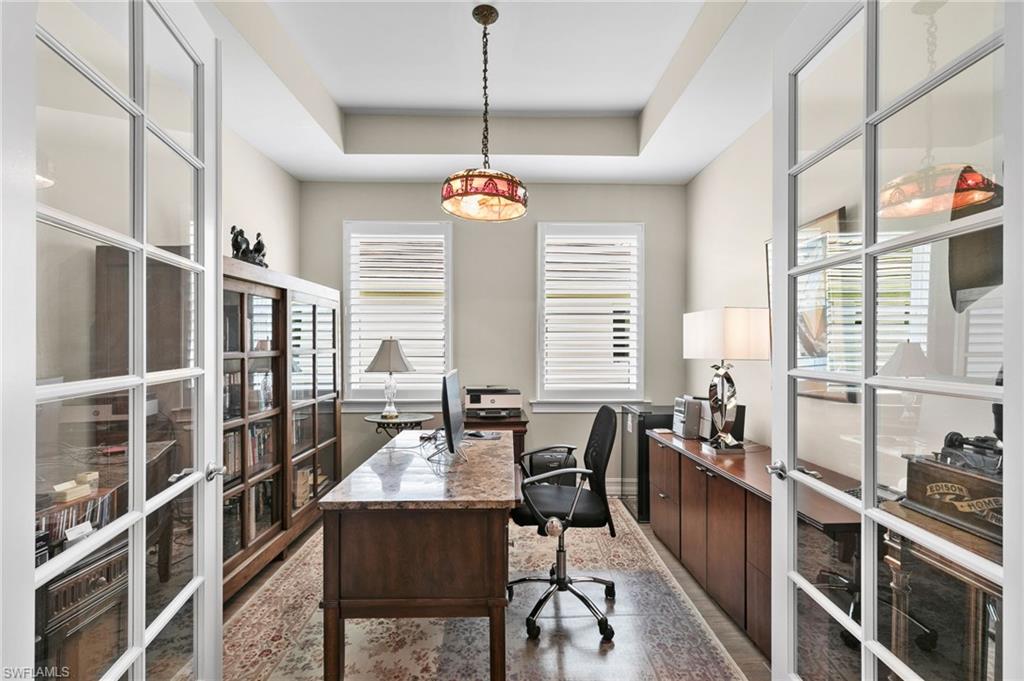 HALFMOON POINT - Residential