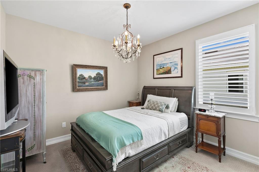 HALFMOON POINT - Residential