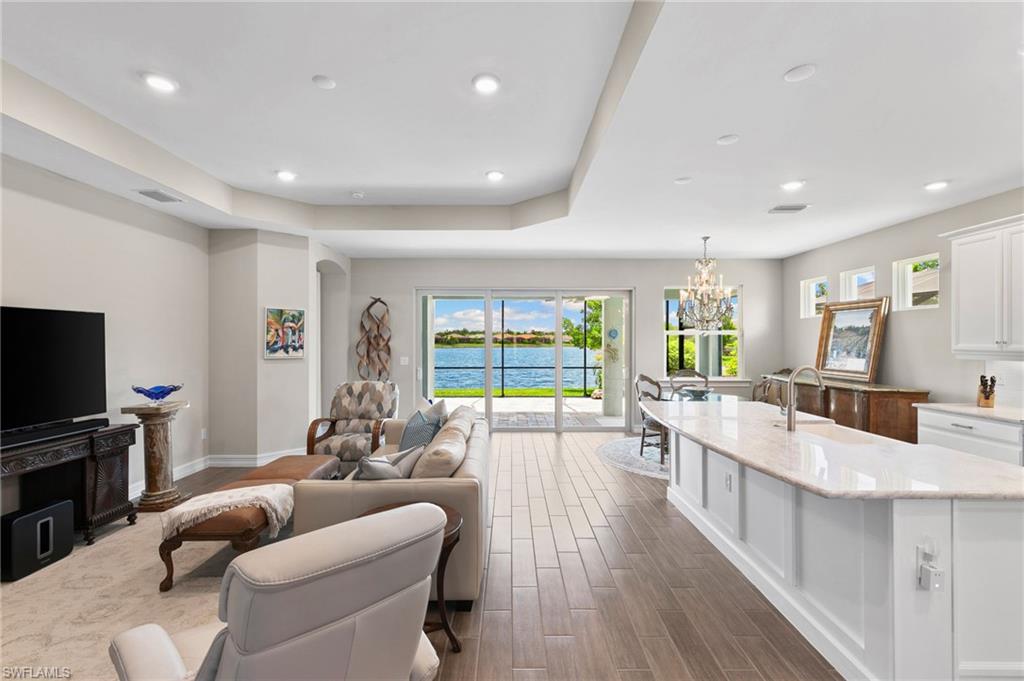 HALFMOON POINT - Residential