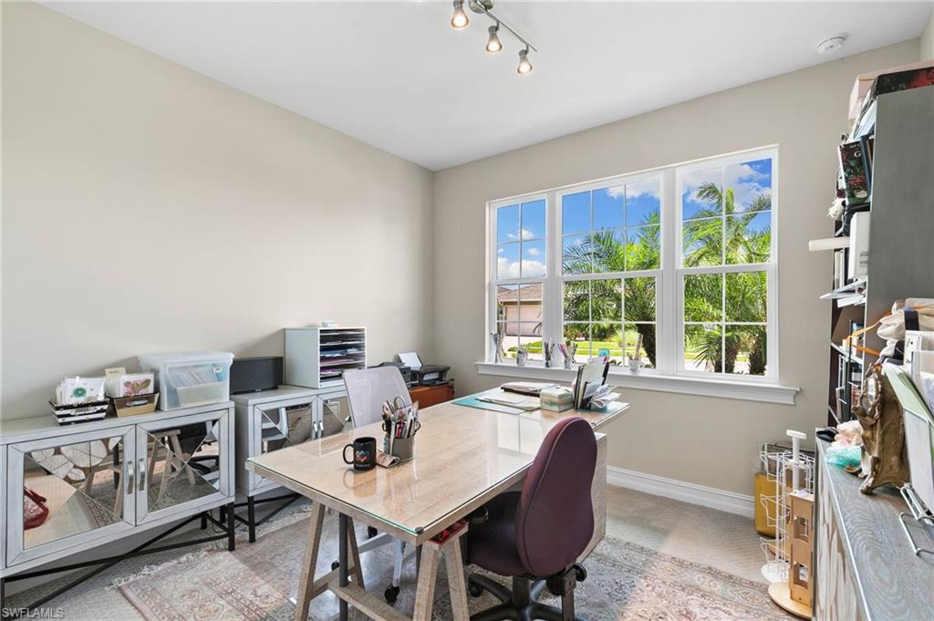 HALFMOON POINT - Residential