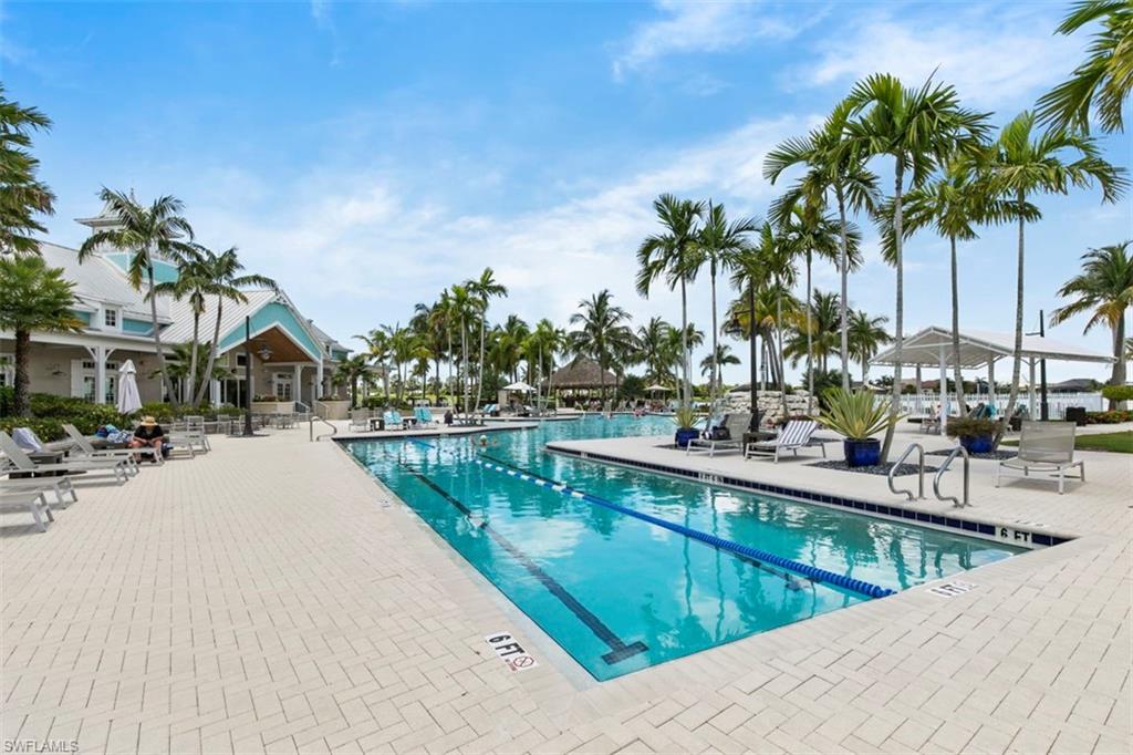 HALFMOON POINT - Residential