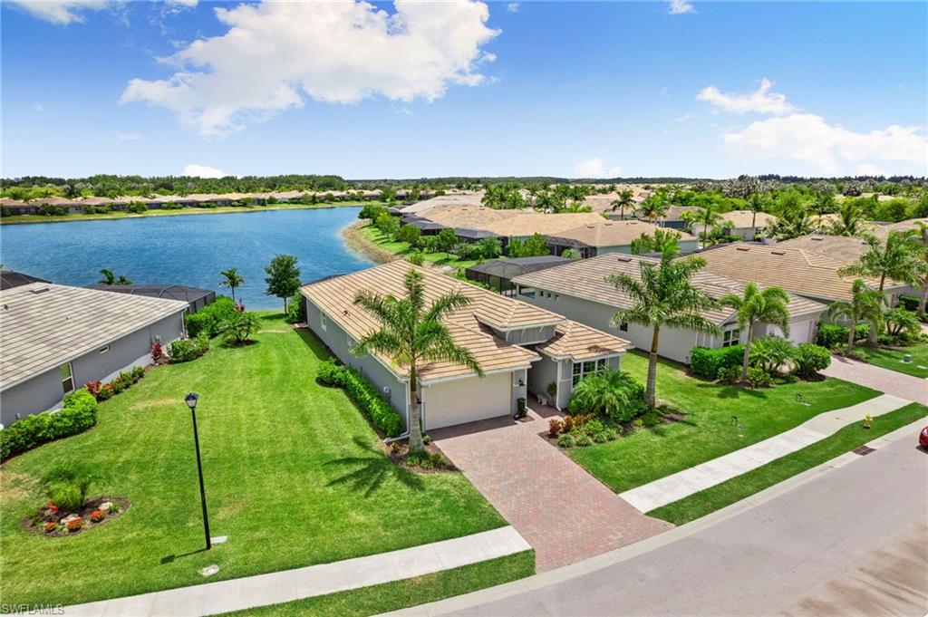 HALFMOON POINT - Residential