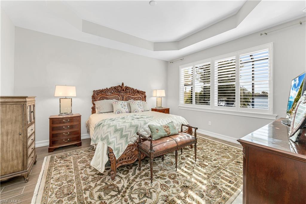 HALFMOON POINT - Residential