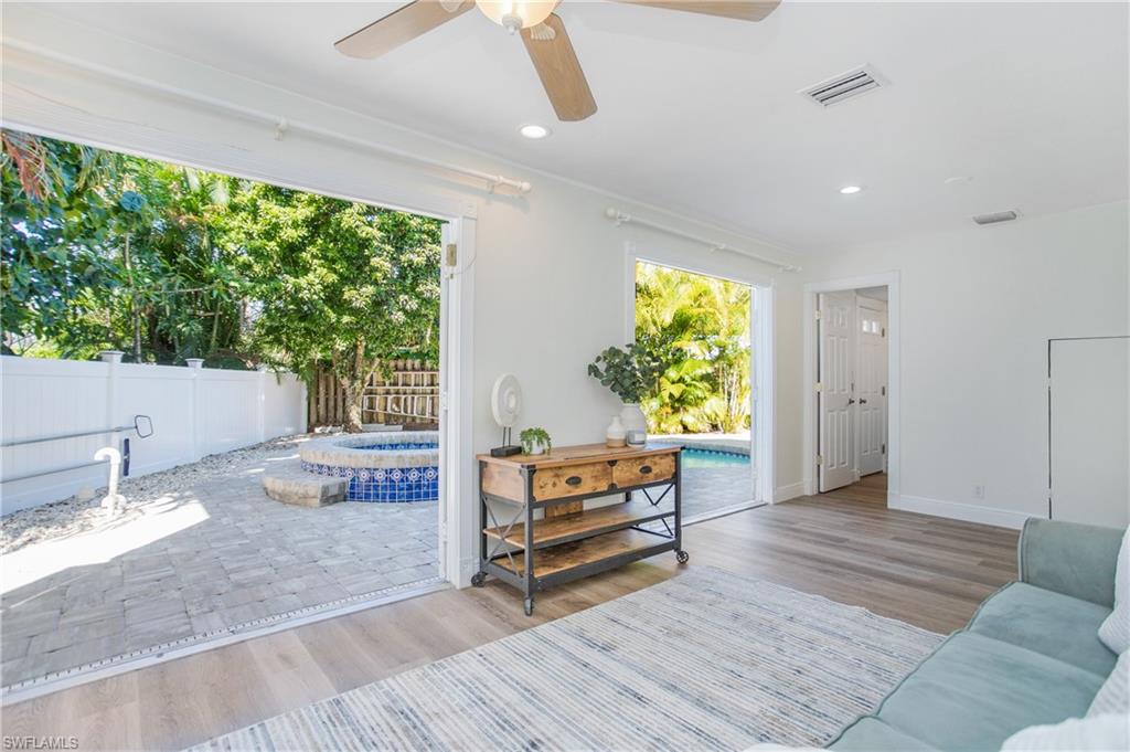 LAKE PARK - Residential