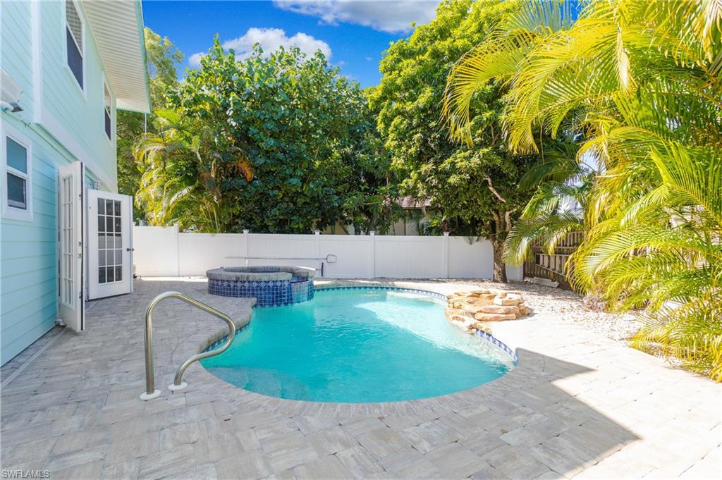 LAKE PARK - Residential