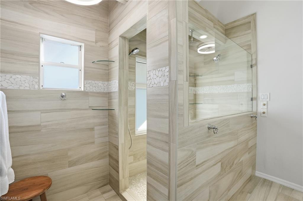 AQUA COVE - Residential