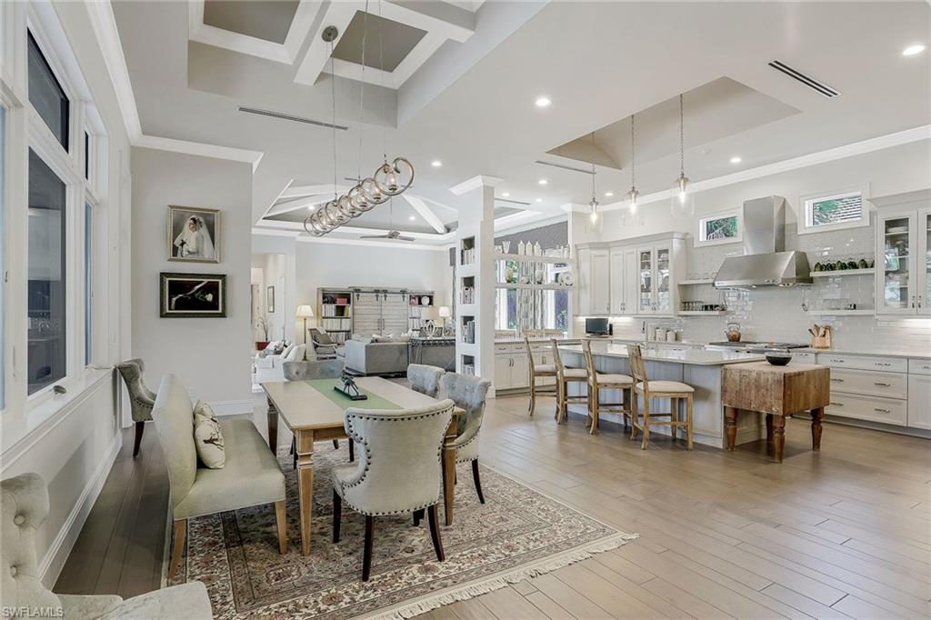 BAY WOODS - Residential