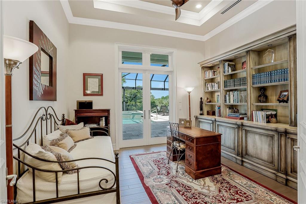 BAY WOODS - Residential