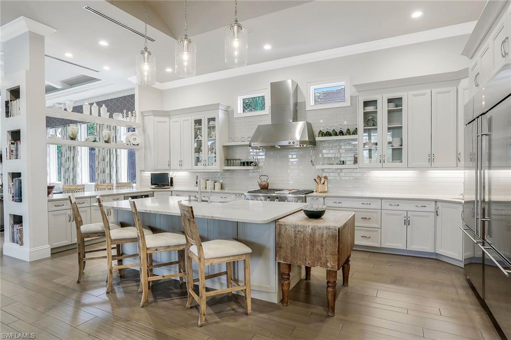 BAY WOODS - Residential