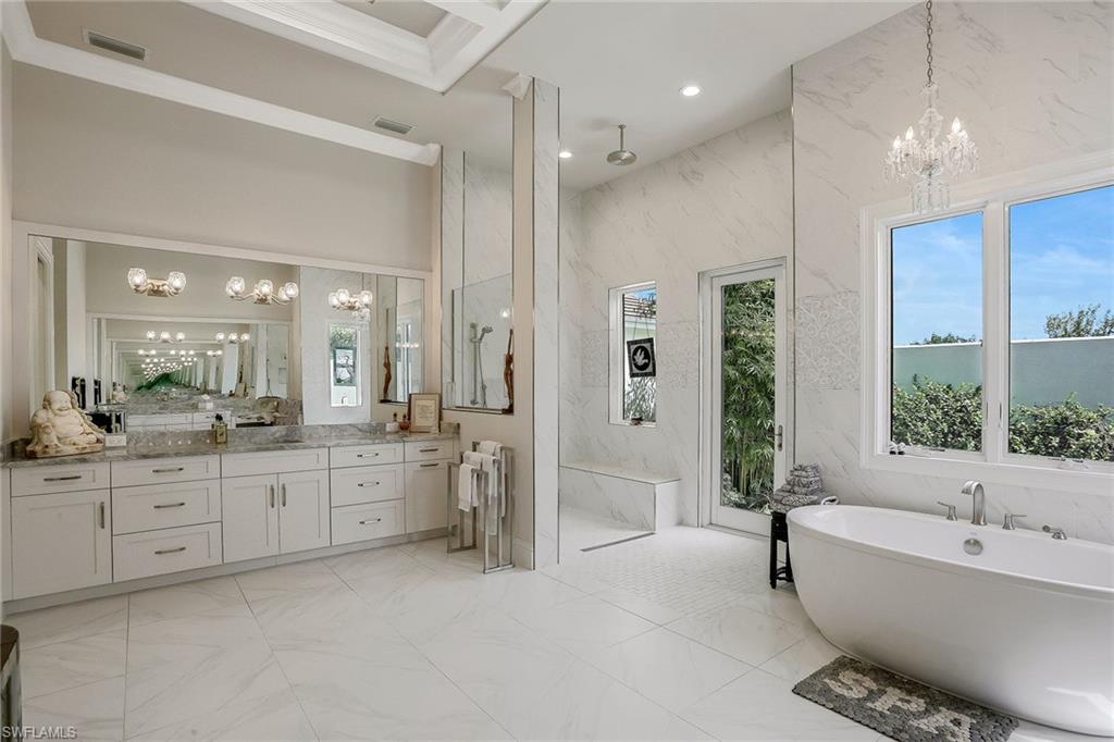 BAY WOODS - Residential