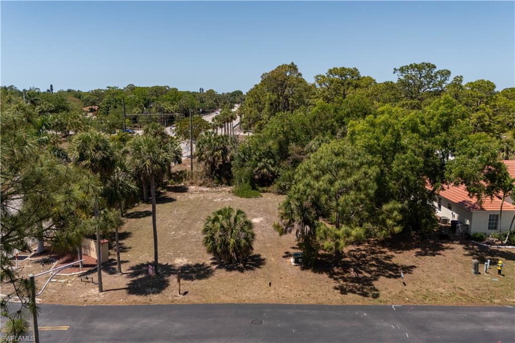 SPANISH GARDENS - Land