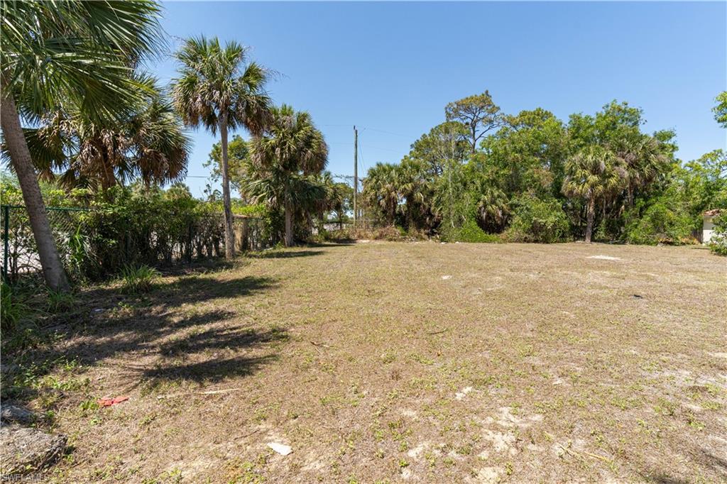 SPANISH GARDENS - Land