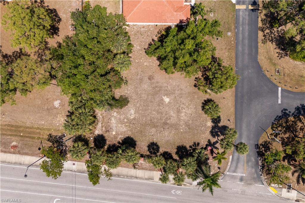 SPANISH GARDENS - Land