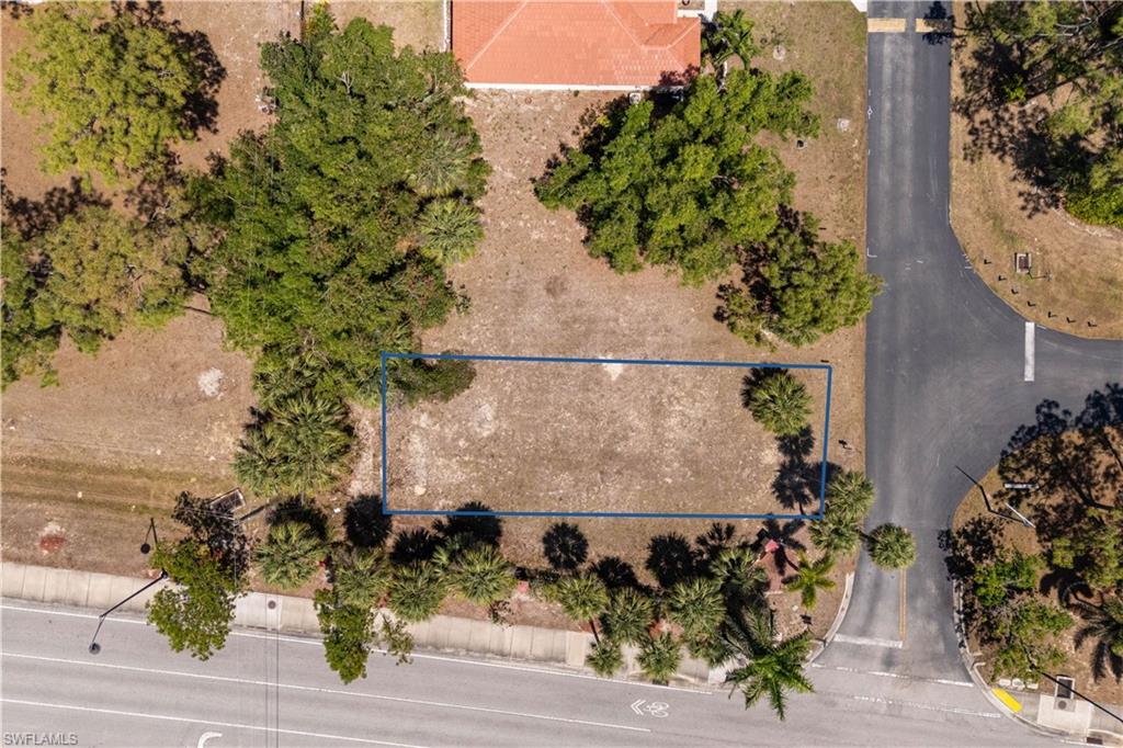 SPANISH GARDENS - Land