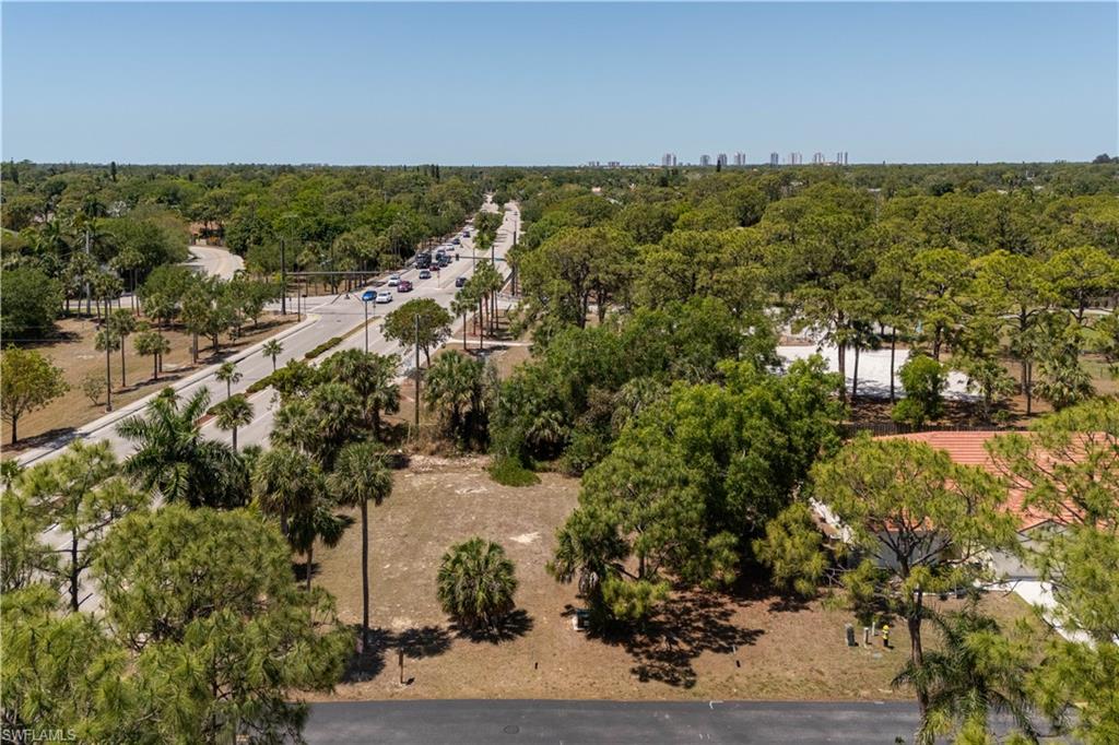 SPANISH GARDENS - Land