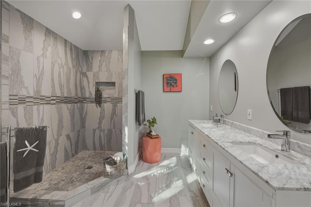 HIDEAWAY BEACH - Residential