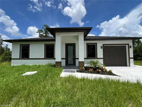 463 Latic Ave S, Lehigh Acres, FL 33974 - #: 225042050