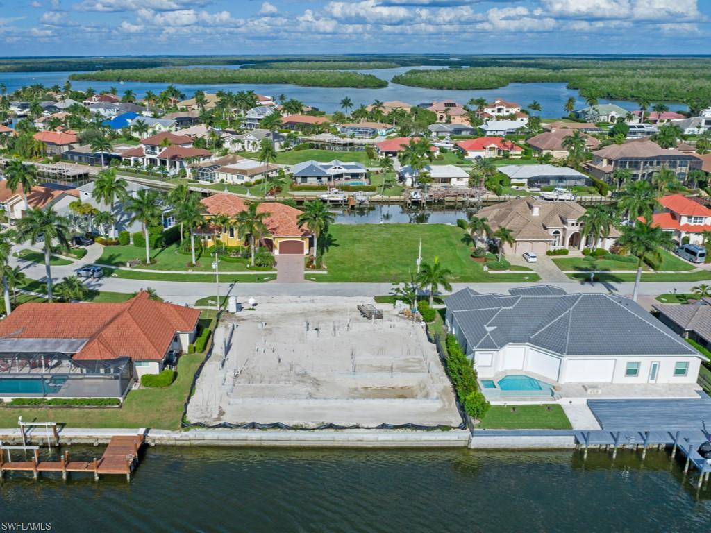 MARCO BEACH - Residential