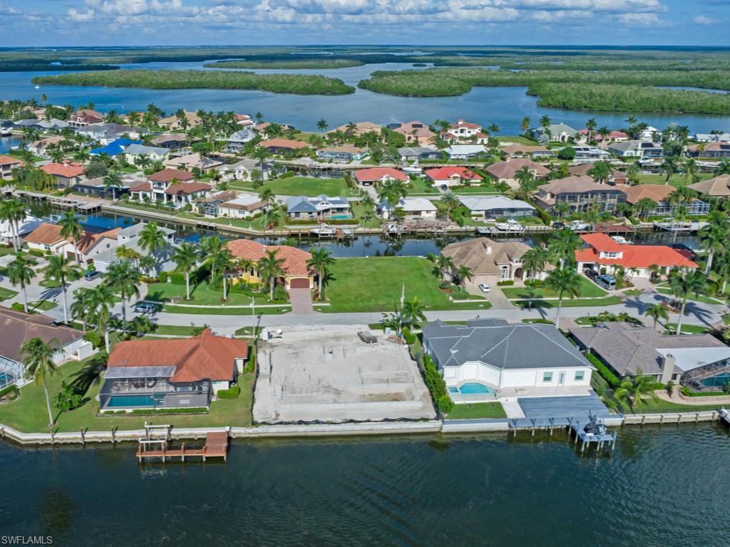 MARCO BEACH - Residential