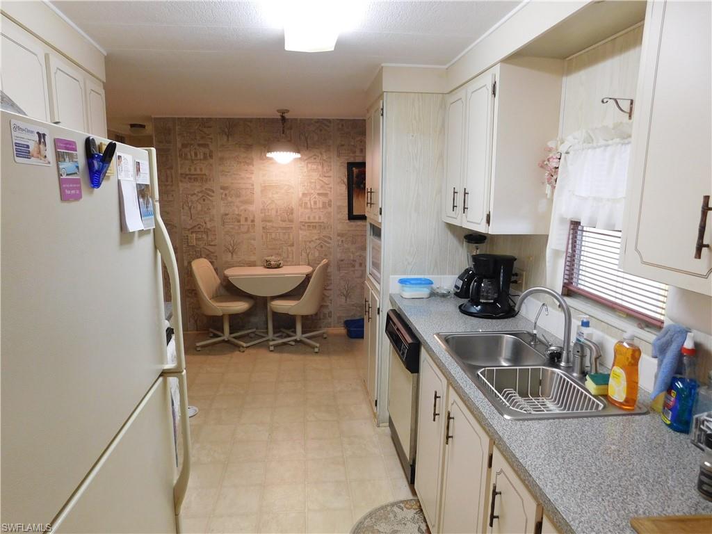 LAZY DAYS MOBILE VILLAGE - Residential