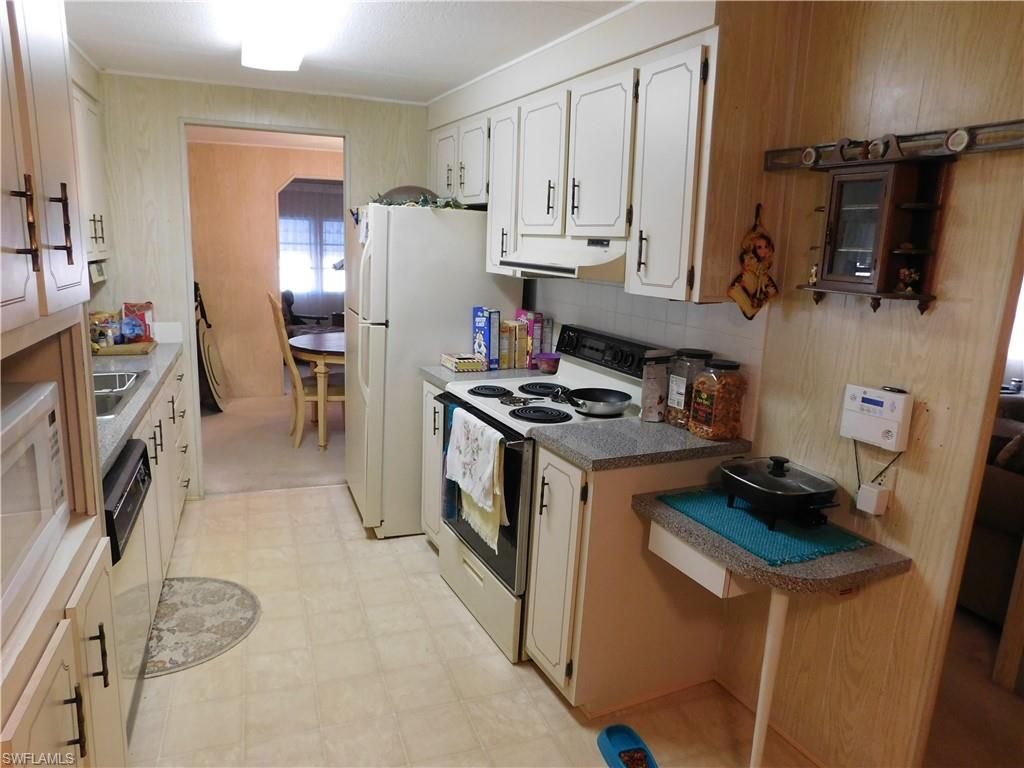 LAZY DAYS MOBILE VILLAGE - Residential