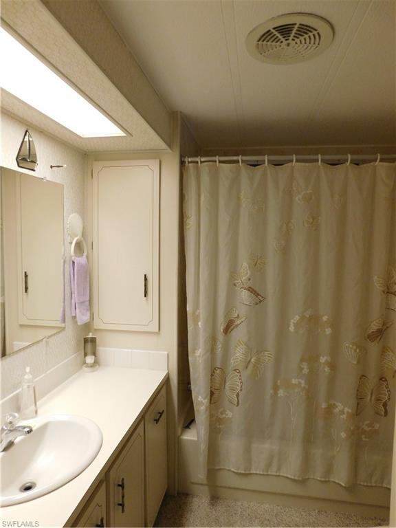 LAZY DAYS MOBILE VILLAGE - Residential