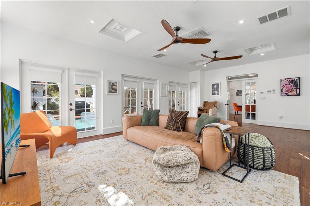 BURTWOOD - Residential