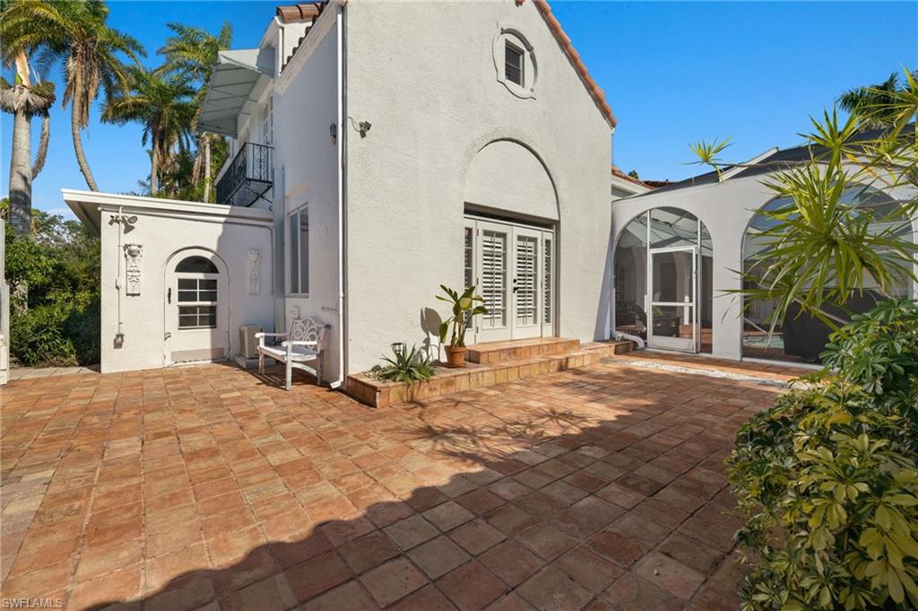 BURTWOOD - Residential