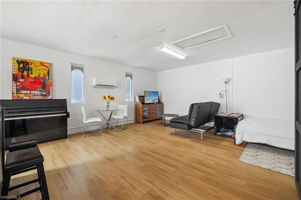 BURTWOOD - Residential