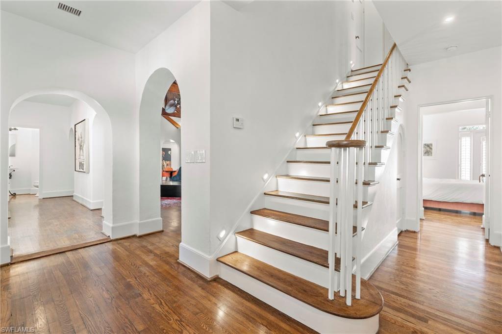 BURTWOOD - Residential