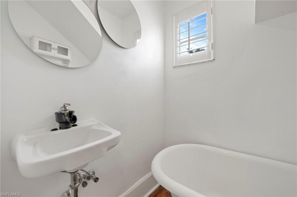 BURTWOOD - Residential