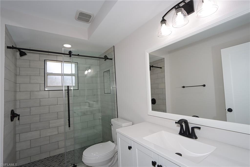 HYDE PARK - Residential Lease