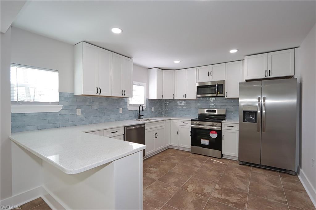 HYDE PARK - Residential Lease