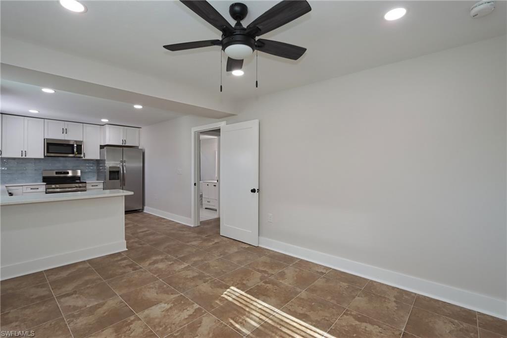 HYDE PARK - Residential Lease