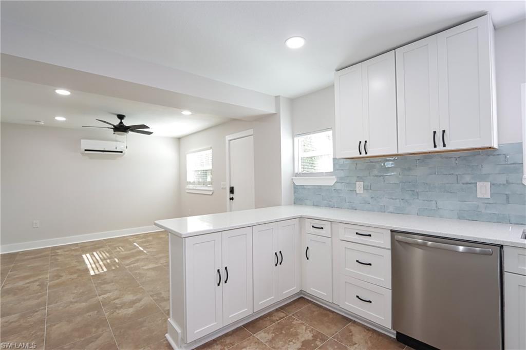 HYDE PARK - Residential Lease